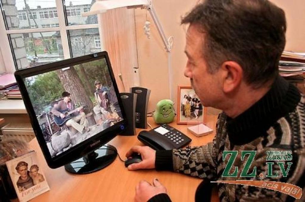 «Romanu čačipen» prezidents Haralds Didžus par filmu izsakās atzinīgi, taču piebilst, ka tajā redzama «tikai viena bildes puse», otra skarbā – ne.
Autors: Agris Samcovs. 