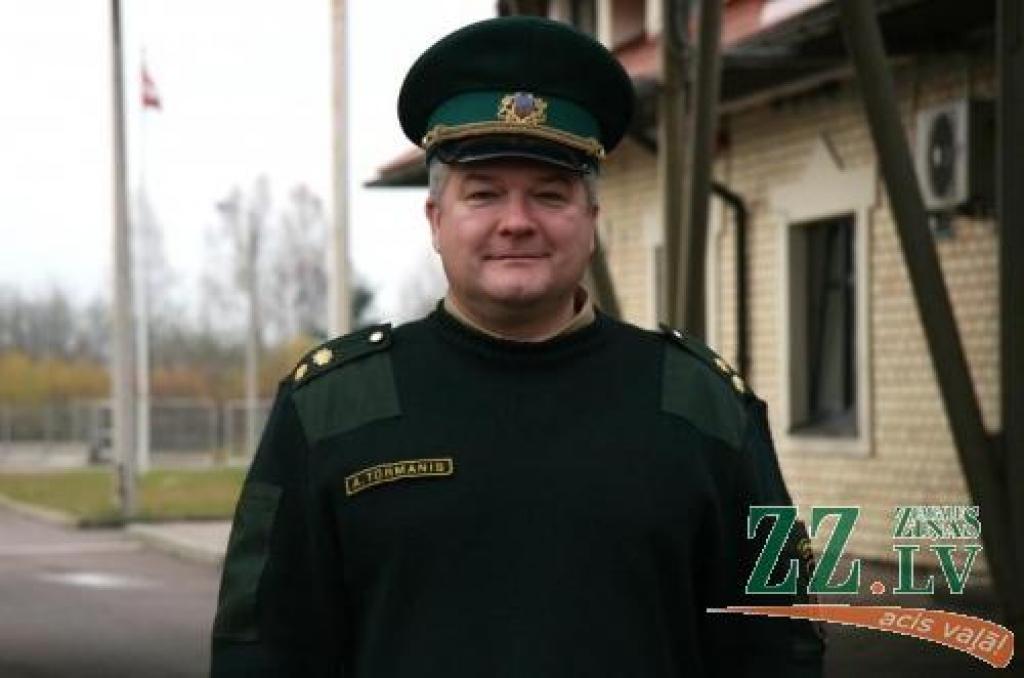 Valsts robežsardzes Jelgavas pārvaldes priekšnieks Artūrs Tormanis jaunajā amatā ir nepilnas divas nedēļas, taču atzīst, ka konceptuālas izmaiņas nav nepieciešamas - darbinieki savus pienākumus veic labi.
Autors: Inga Karlinska.
