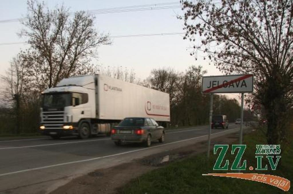 Maksājumu slogs kravu pārvadātājiem tomēr aug - ar nākamo gadu līdzšinējiem maksājumiem pievienosies arī tā dēvētā vinjete.
Autors: Inga Karlinska.