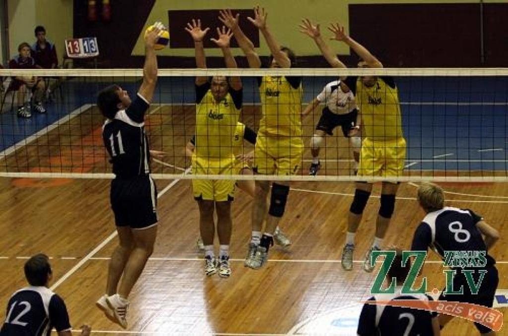 «Biolars/Ozolnieki» volejbolistu spēle pret «Flamingo Volley».
Autors: Krišjānis Grantiņš.