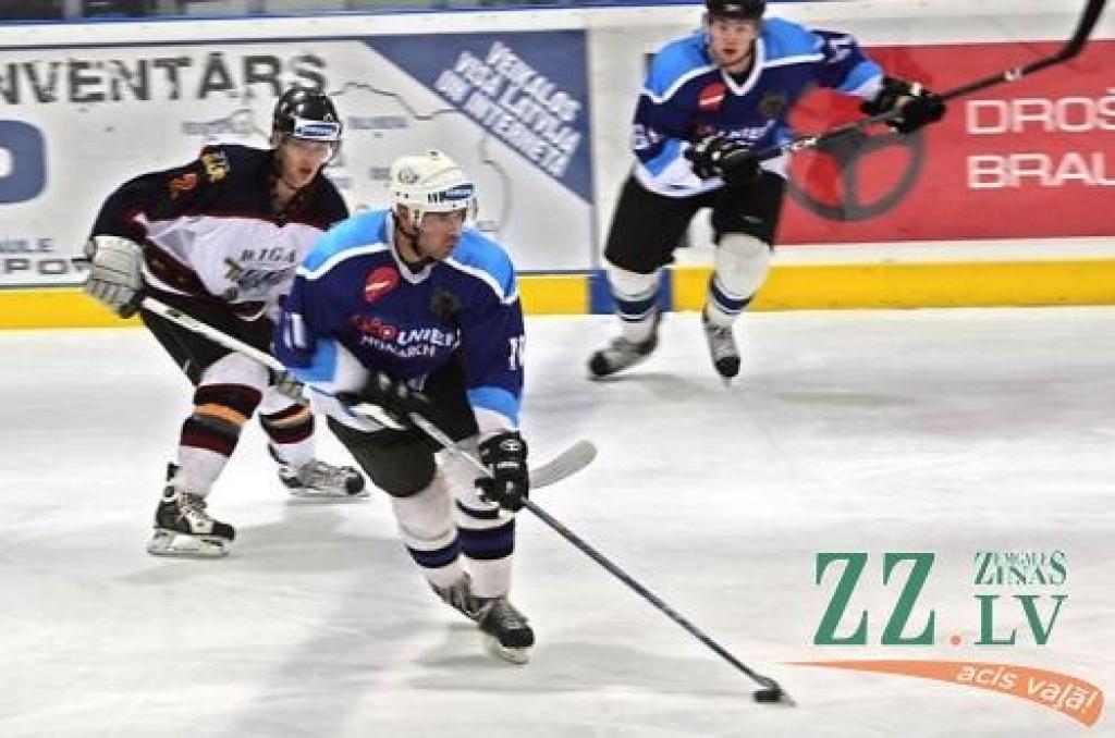 Moments no sestdienas spēles - «Ozolnieki/Monarhs» pret «LSPA/Rīga».
Autors: Agris Samcovs.