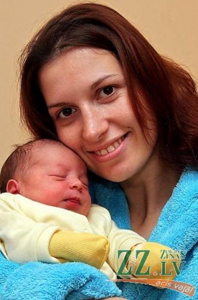 Marina Bačkova ar meitiņu Viktoriju.
Autors: Agris Samcovs.