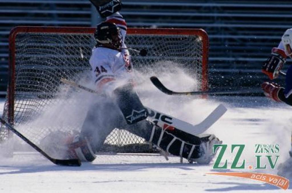 Autors: www.chillisauce.co.uk