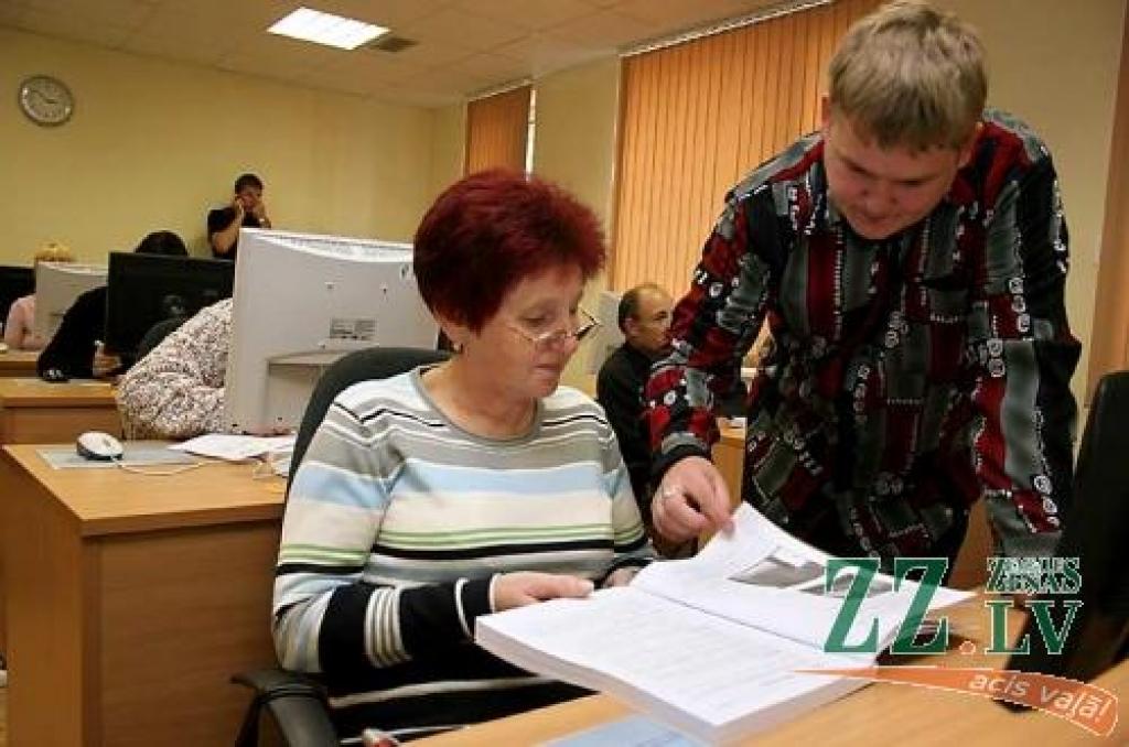 Projektā «E – apmācīts uzņēmējs» nodarbības sākusi pirmā grupa.
Autors: Agris Samcovs.