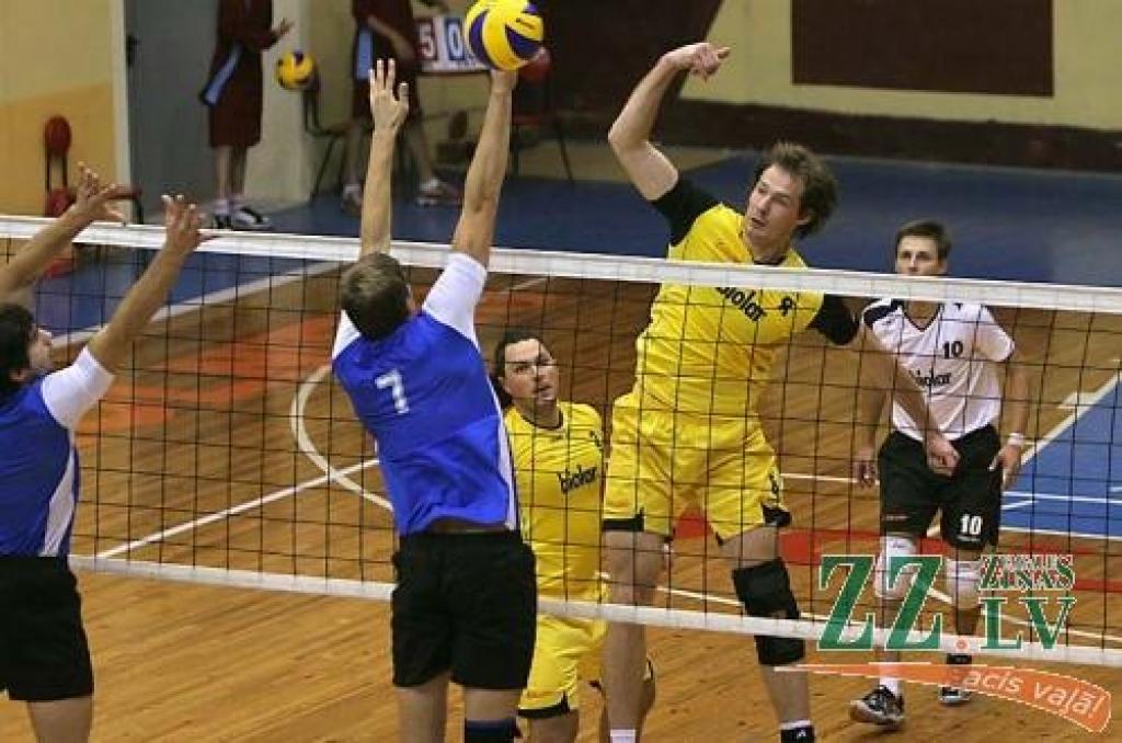 «Biolars/Ozolnieki» jauno «Schenker» volejbola līgas sezonu atklājuši ar uzvaru.
Autors: Agris Samcovs.