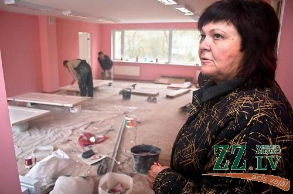 Vilces pamatskolas direktore Dzidra Simanoviča: «Tagadējos apstākļos, kad izglītības iestādēs bērnu ir maz, trīsgadīgo un četrgadīgo grupa rada divas jaunas darba vietas pedagogiem.» 
Autors: Agris Samcovs. 