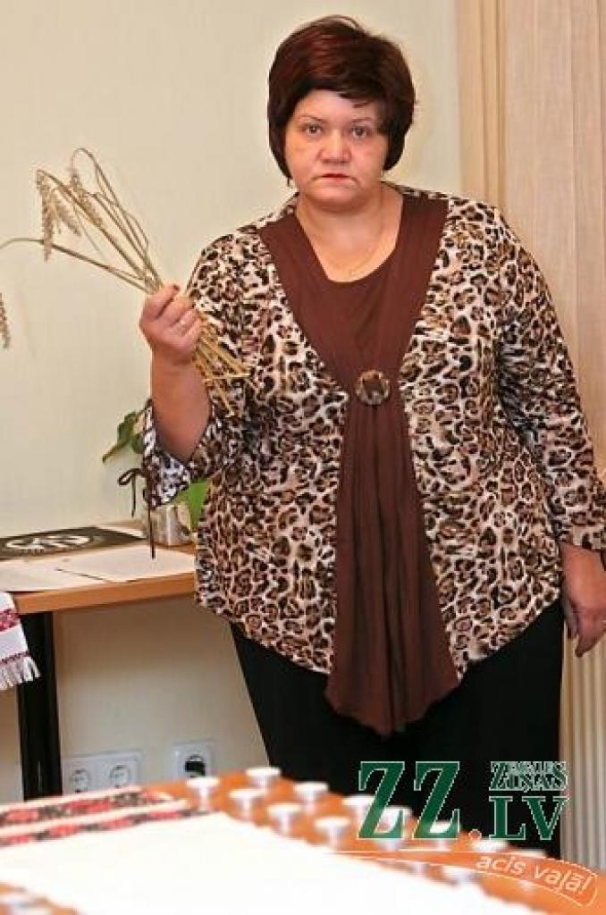 Mācītājs Igors Kiščuks vienoja sarīkojuma dalībniekus kopīgā lūgšanā.
Autors: Agris Samcovs.