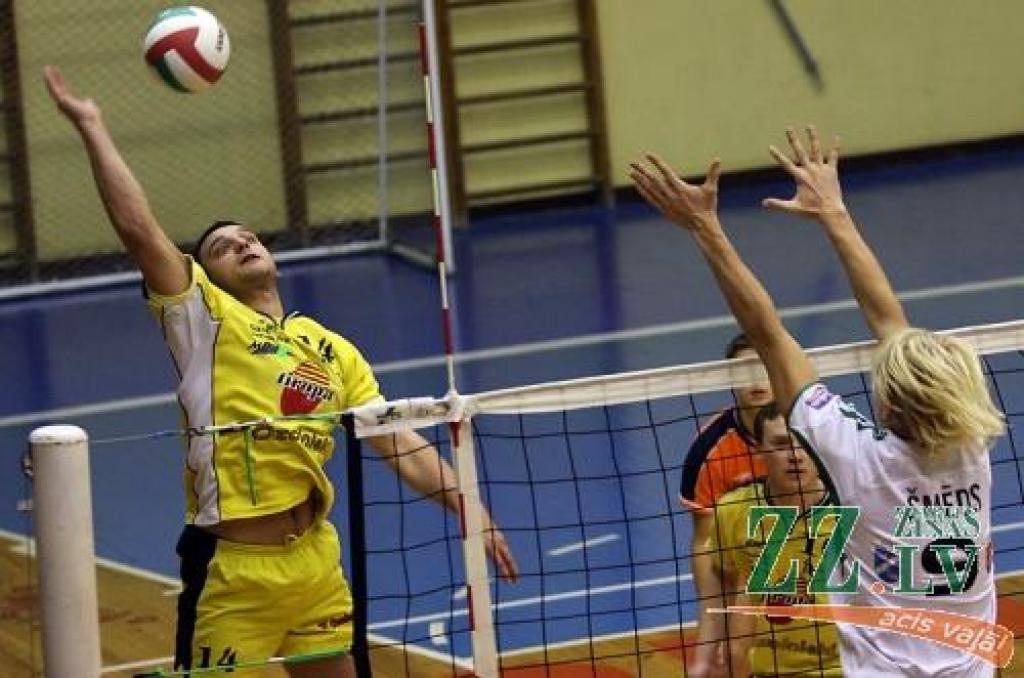 Moments no trešdienas spēles Ozolniekos.
Autors: Krišjānis Grantiņš.