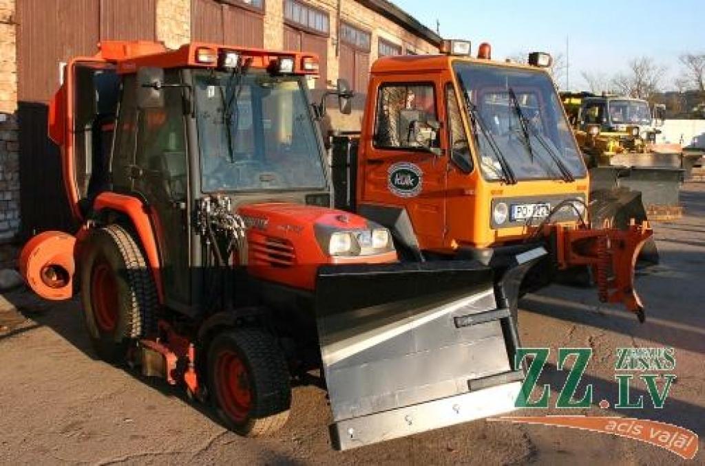 SIA «Kulk» divi kaisītāji jau ir piepildīti ar sāli un gatavi jebkurā brīdī sākt darbu.
Autors: No «Ziņu» arhīva.