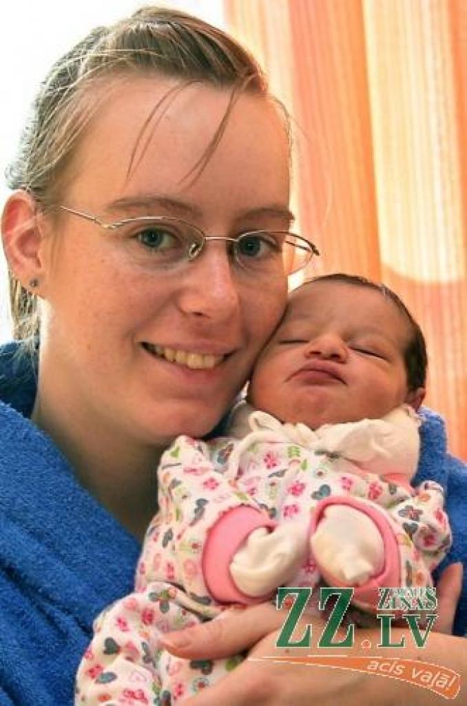 Rita Kulibalī ar meitiņu Aissatu.
Autors: Agris Samcovs.