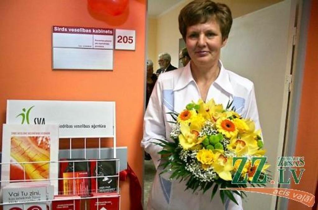 Medicīnas māsa Spodra Kovaļevska pie jaunatklātā Sirds veselības kabineta.
Autors: Agris Samcovs.