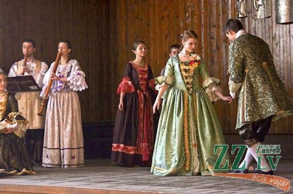 Senās mūzikas ansamblis «Cantio Polonica» no Bjalistokas uzstājas Jelgavas Mūzikas vidusskolā. 
Autors: Agris Samcovs.