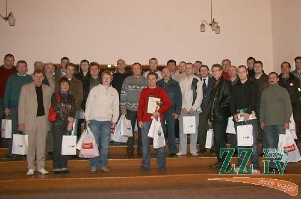 Līderu trijnieks un neliels fotoieskats zolmaņu cīņās. Plašāk - sestdienas, 29.novembra,  ziņā «Foto: Otrais zz.lv zolītes čempionāts».
Autors: Inga Karlinska