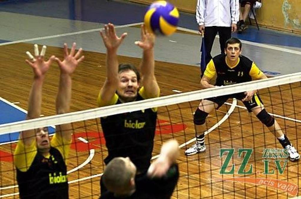 Baltijas «Schenker» līgas otrā spēle - «Biolars/Ozolnieki» pret «Aeroc Rakvere» no Igaunijas.
Autors: Agris Samcovs.