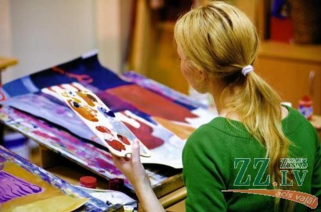 Šī fotogrāfija ir viena no piecām bilžu sērijā, kas tapusi gleznošanas stundā.
Autors: Billijs Locs.