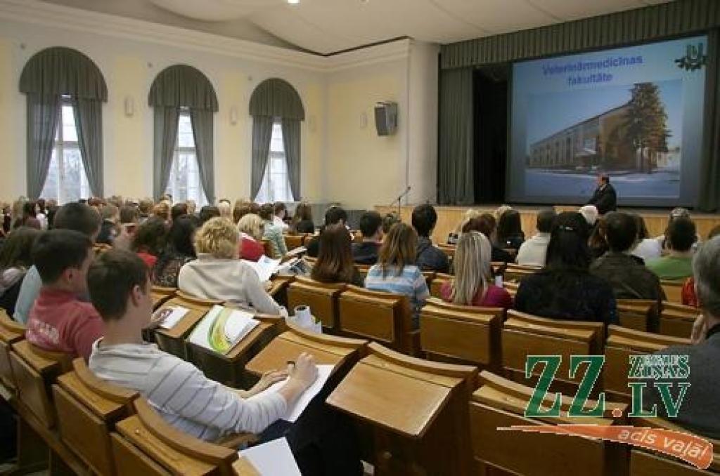 Autors: Agris Samcovs. 