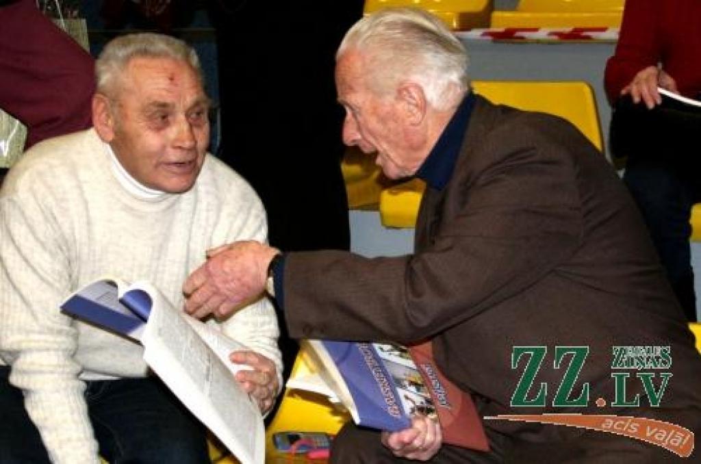 Basketbola vēsturē ielūkojas tās veidotāji - sporta veterāni.
Autors: Maira Dudareva.