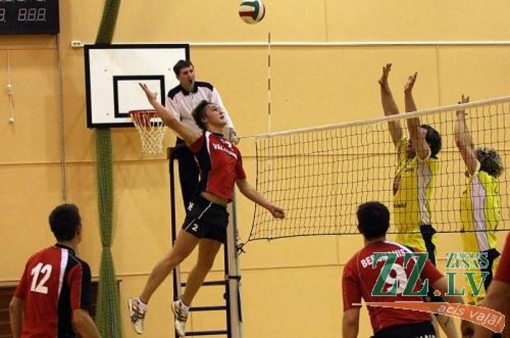 VK «Ozolnieki» spēle pret «Valgundes» volejbolistiem.
Autors: Krišjānis Grantiņš.