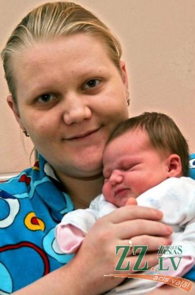 Irina Burlaka ar meitiņu Veroniku.
Autors: Agris Samcovs.