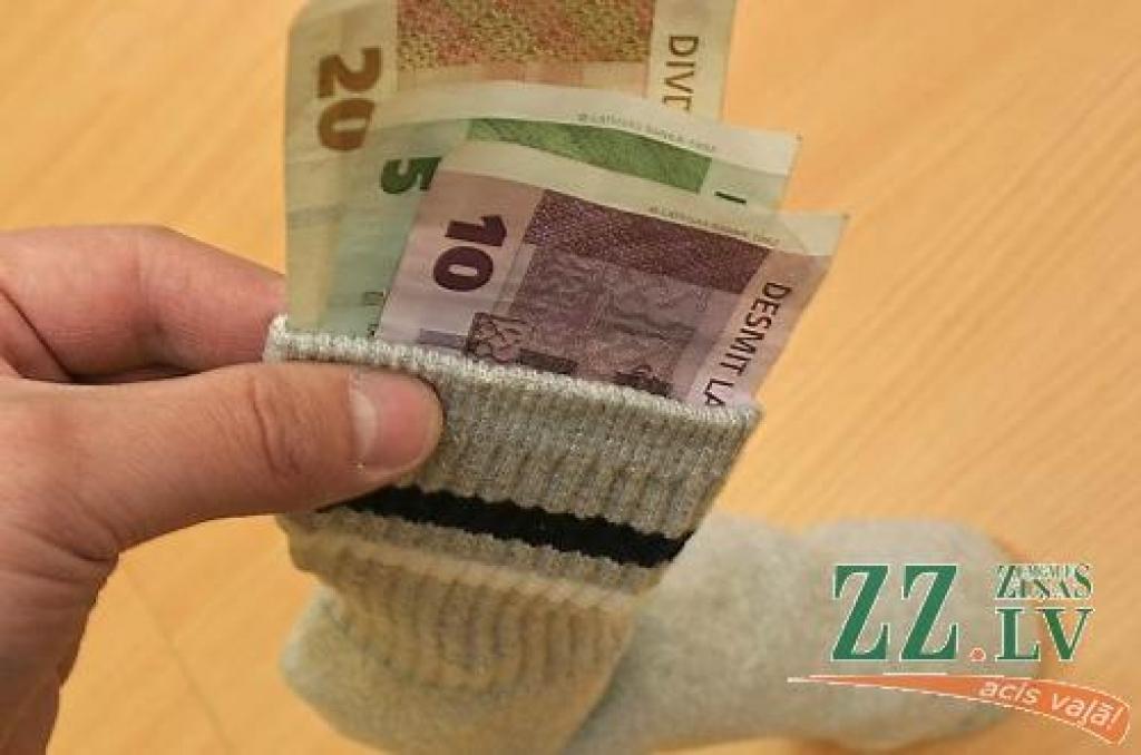 Kur krāt - zeķē, kontā vai fondā?
Autors: Agris Samcovs.