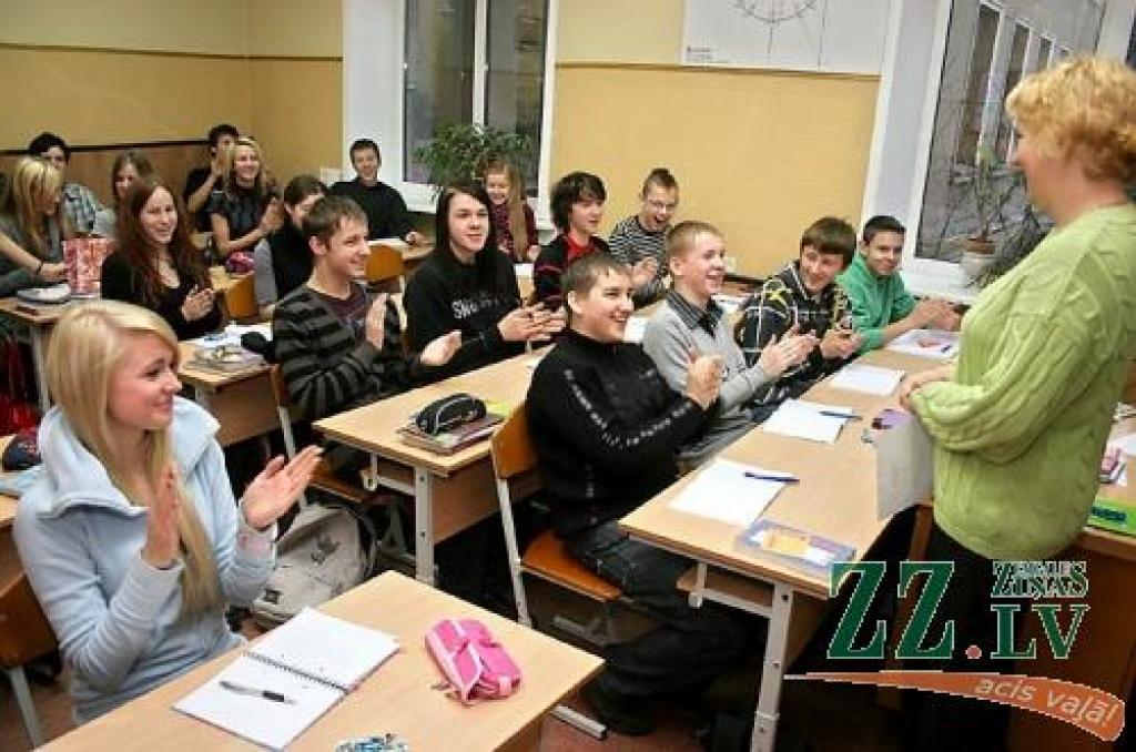 Jelgavas Spīdolas ģimnāzijas 9.soc klase - zinošākie Zemgalē.
Autors: Agris Samcovs.