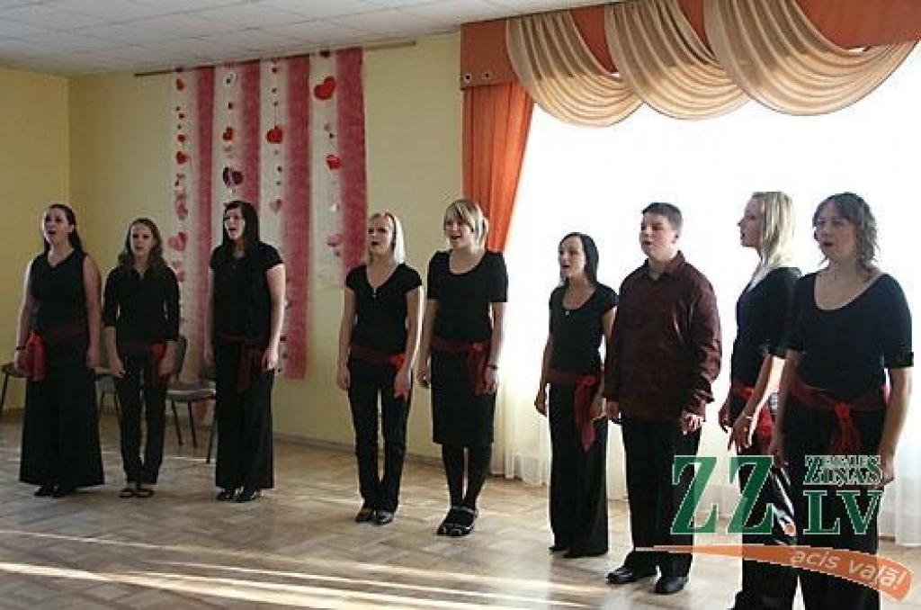 Zaļenieku pagasta vokālais ansamblis «Mistērija» (vadītāja Ilze Amatniece). 
Autors: Maira Dudareva.