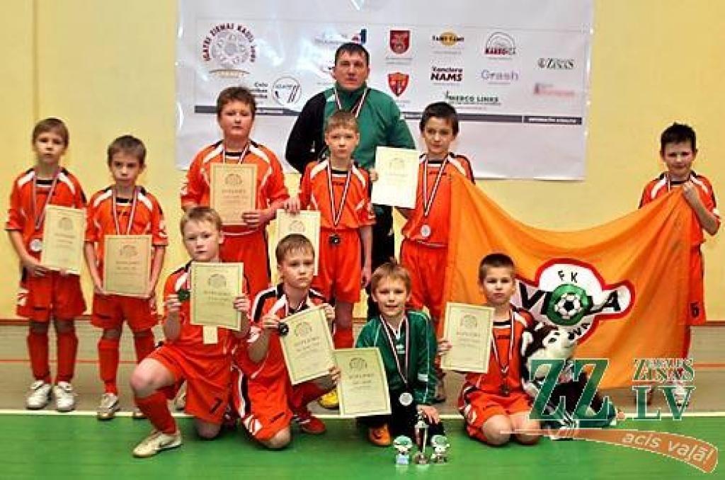 Futbola kluba «Viola» pirmā komanda, kas U - 9 grupā izcīnīja otro vietu.
Autors: Agris Samcovs.