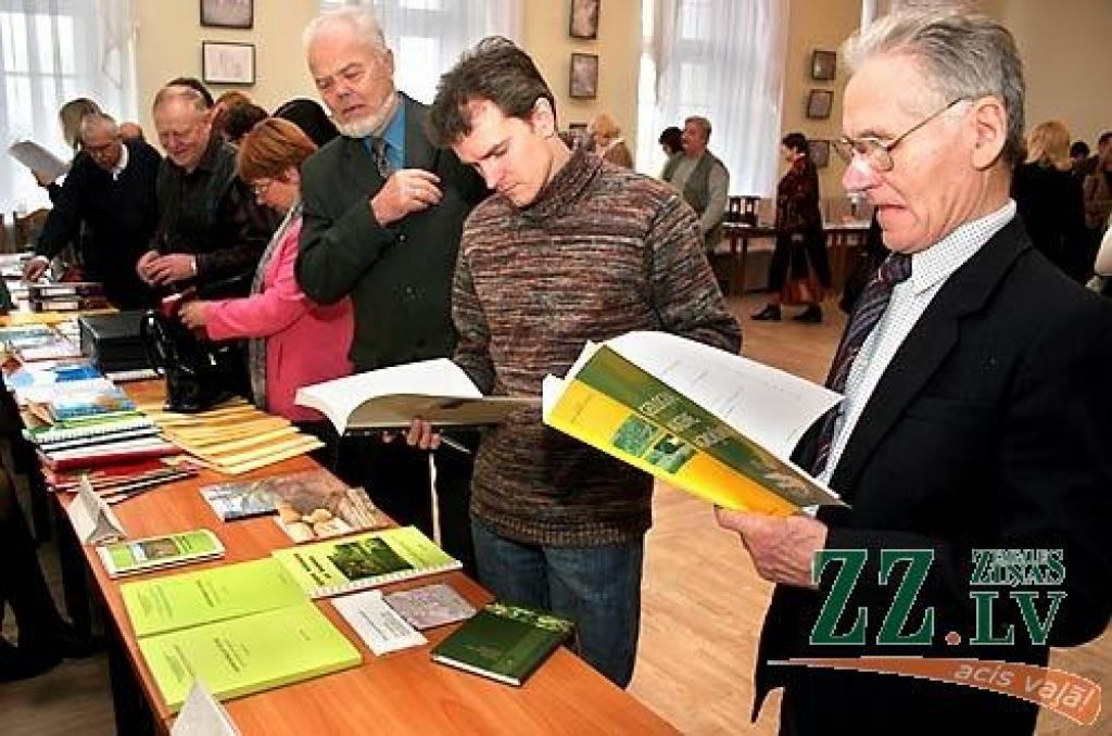 LLU pasniedzēju šogad sagatavoto mācību grāmatu, brošūru un uzskates līdzekļu izstāde
Autors: Agris Samcovs.