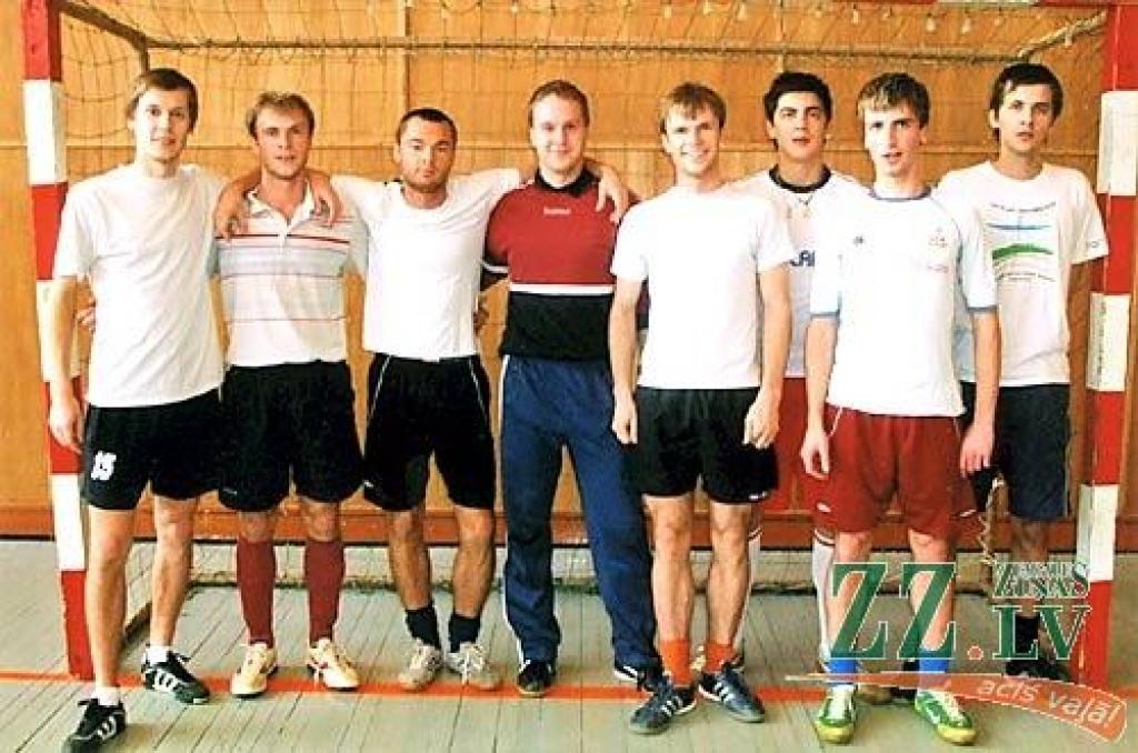 Pēc divām kārtām vadībā izvirzījusies «FK-87» komanda. 
Autors: Boļeslavs Matusevičs.