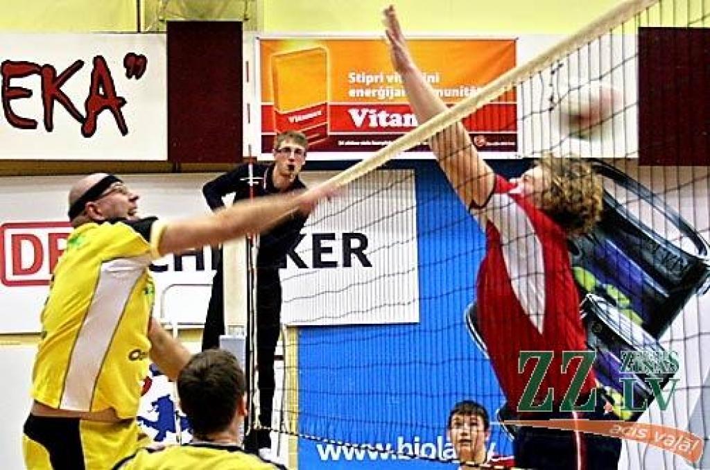 VK «Ozolnieki» spēle pret Kuldīgas Sporta skolas volejbolistiem.
Autors: Agris Samcovs.
