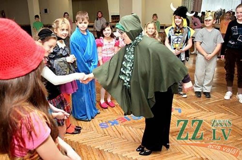 Autors: Agris Samcovs.