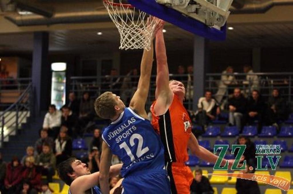 «Zemgale/Juniors» spēle pret «Jūrmalas Sports/Fēnikss».
Autors: Krišjānis Grantiņš.