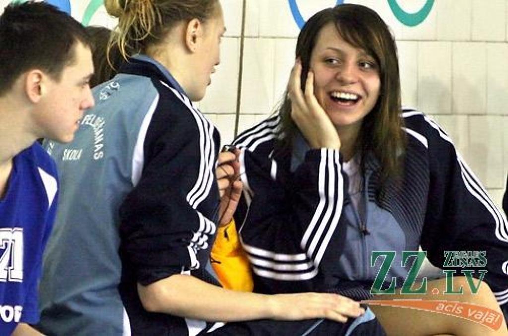 400 un 800 metros brīvajā stilā čempiona titulus nopelnīja Ilona Badune.
Autors: Agris Samcovs.