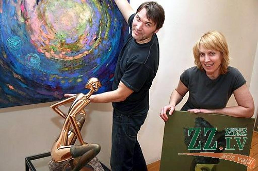 Galerijas «Suņa taka» īpašniece Ilona Drīliņa līdzīga satura izstādes turpmāk iecerējusi rīkot pirms katra pavasara.
Autors: Agris Samcovs.