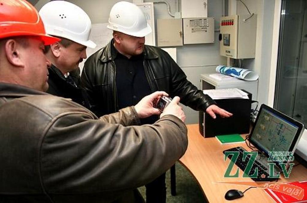 Moderno aprīkojumu viesi nekavējās iemūžināt arī ar fotoaparātiem.
Autors: Agris Samcovs.