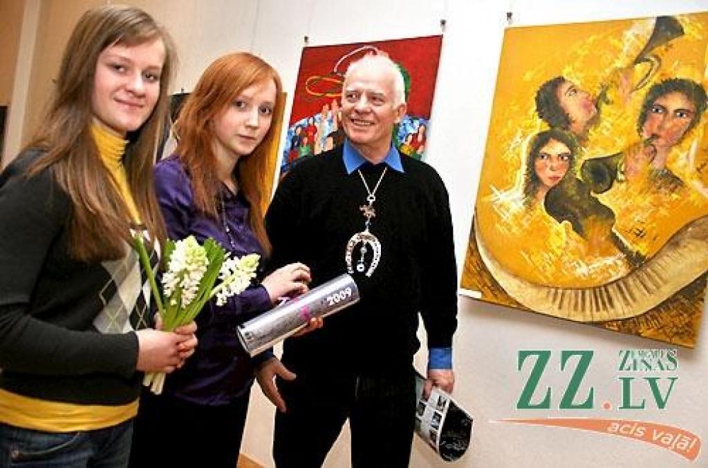 Agnese Nagle, Madara Beijere un Jānis Anmanis izstādes «Latvijas jaunie talanti glezniecībā» atklāšanā.
Autors: Agris Samcovs.