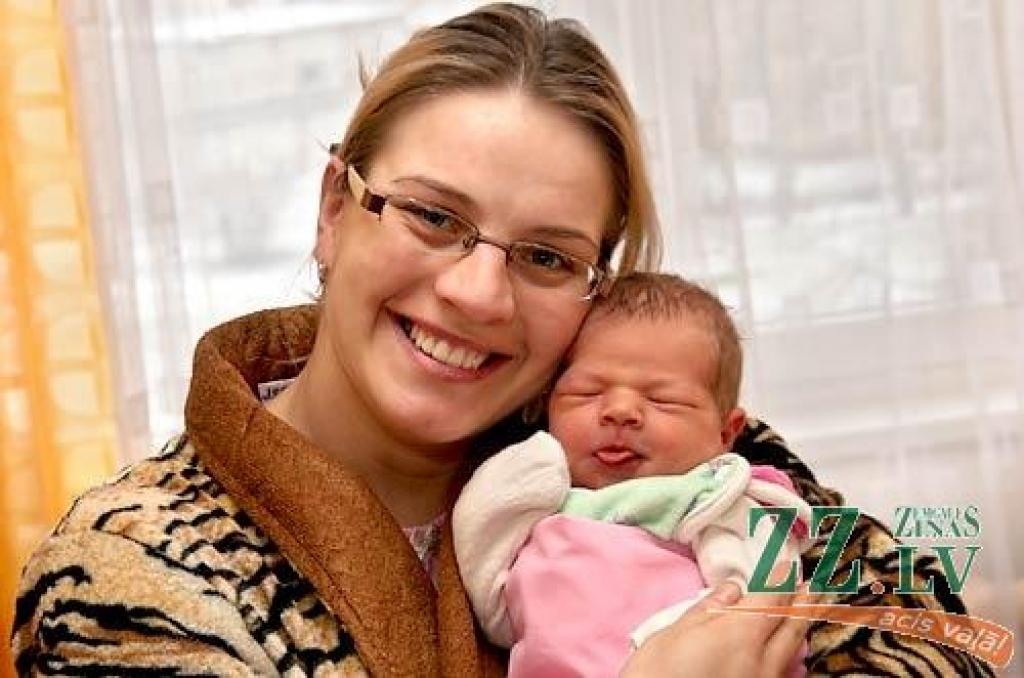 Mārīte Sēklīte ar savu otro bērniņu.
Autors: Agris Samcovs.