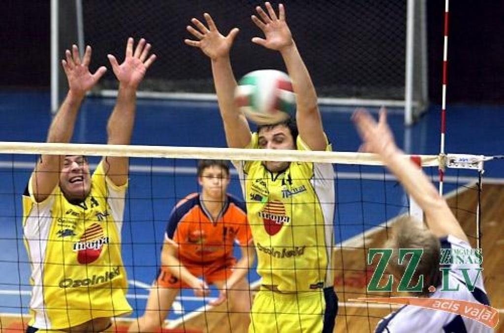 VK «Ozolnieki» spēle pret Murjāņu Sporta ģimnāzijas komandu.
Autors: Agris Samcovs.