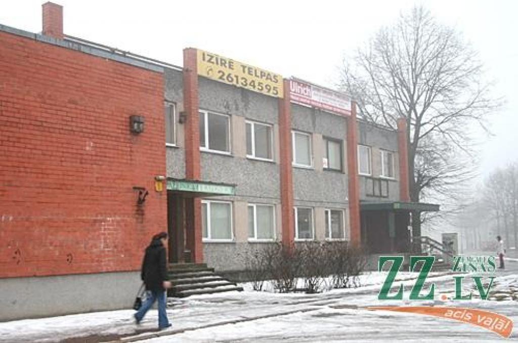 Pagaidām vēl nav zināms, kas atradīsies tikko pašvaldības īpašumā nonākušajā ēkā Sarmas ielā 4.
Autors: Inga Karlinska.