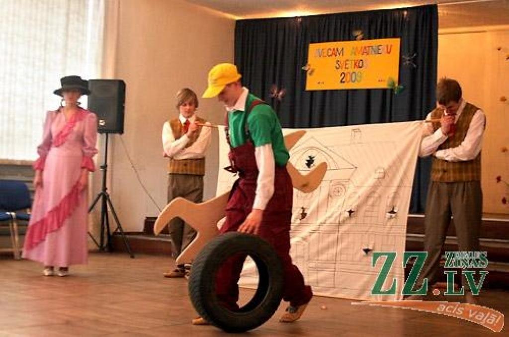 Amatnieku svētki Jelgavas Amatniecības vidusskolā.
Autors: Agris Samcovs.