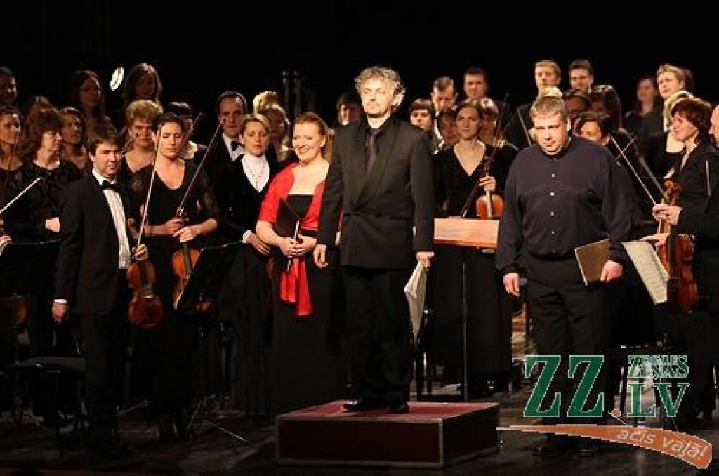 Ceturtdien Jelgavas kultūras namā notika koncerts, kurā tika atskaņots Karla Orfa sacerētais darbs «Carmina Burana». koncertā uzstājās Valsts Akadēmiskais koris «Latvija», Latvijas Nacionālais simfoniskais orķestris un Igaunijas tenors...