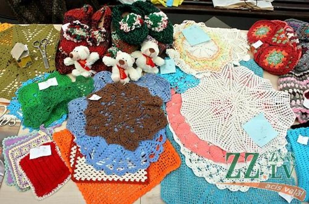 Kā jau tradicionāli ierasts pirms Ziemassvētkiem un Lieldienām, sestdien tirdzniecības centrā «Pilsētas pasāža» tika aizvadīta Sabiedrības integrācijas biroja rīkotā labdarības akcija «Dāsnums mūžam neizsmeļams». Tas bija jau piektais...