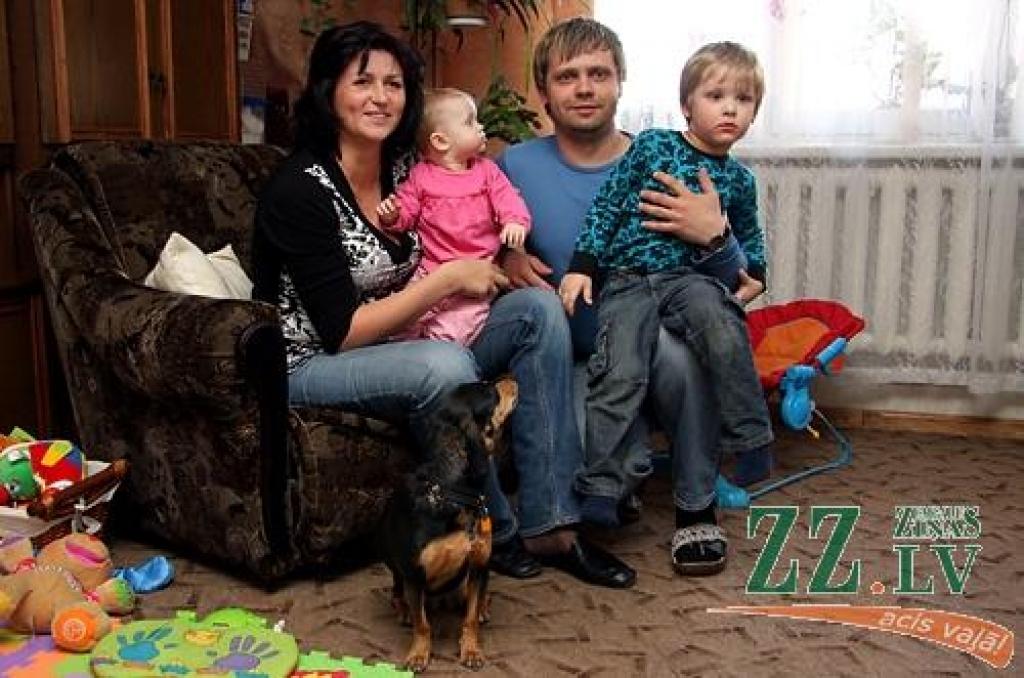 «Ja Emīls vai Laura kādreiz pateiks, ka grib mācīties par ārstu, es nopietni ar viņiem parunāšu,» teic Guntis Strazds.
Autors: Krišjānis Grantiņš.