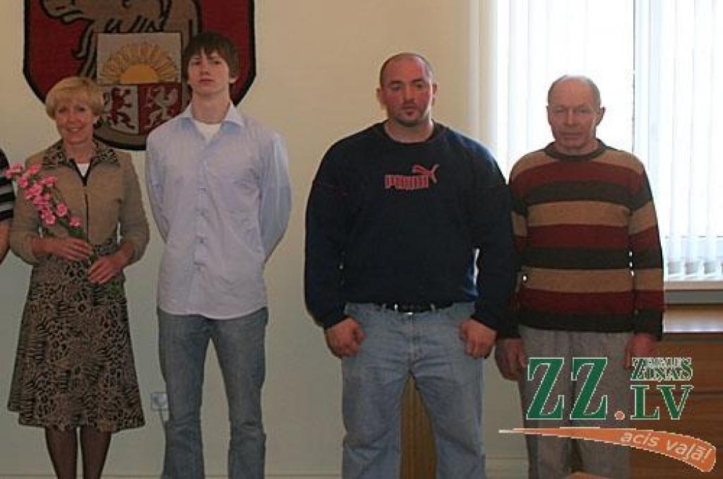 No kreisās -  Raisa Petrova, Krišjānis Bušs, Viesturs Melgailis un Vilis Ķempelis.
Autors: Andris Andersons.