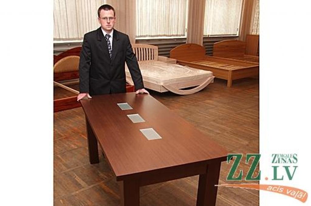 Kristaps Feldmanis, kura darbs atzīts par vienu no labākajiem, pēc skolas beigām plāno veidot pats savu darbnīcu.
Autors: Krišjānis Grantiņš.