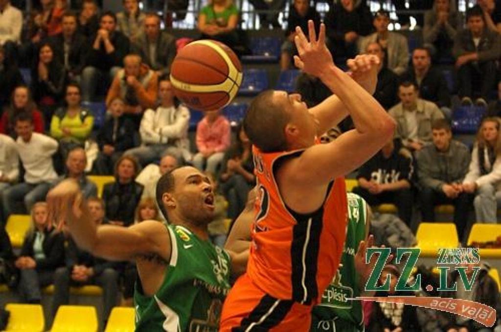 BK «Zemgale» spēle pret Valmieras basketbolistiem.
Autors: Krišjānis Grantiņš.