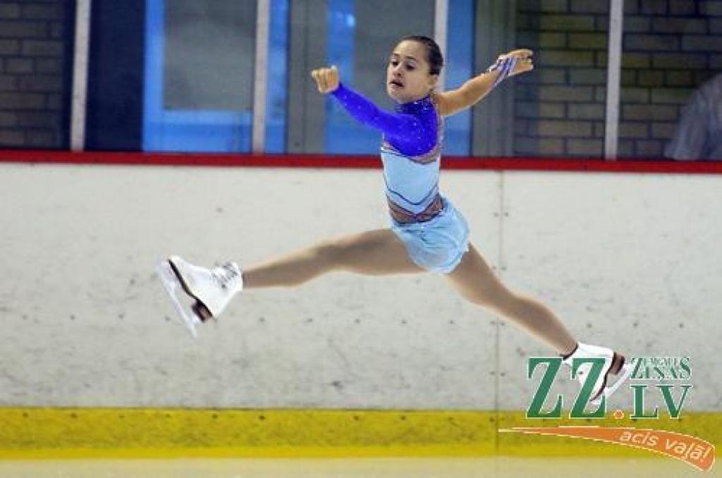 Turnīrā veiksmīgākā jelgavniece - «Novice» grupas 2.vietas ieguvēja Karine Rutlauka.
Autors: Krišjānis Grantiņš.