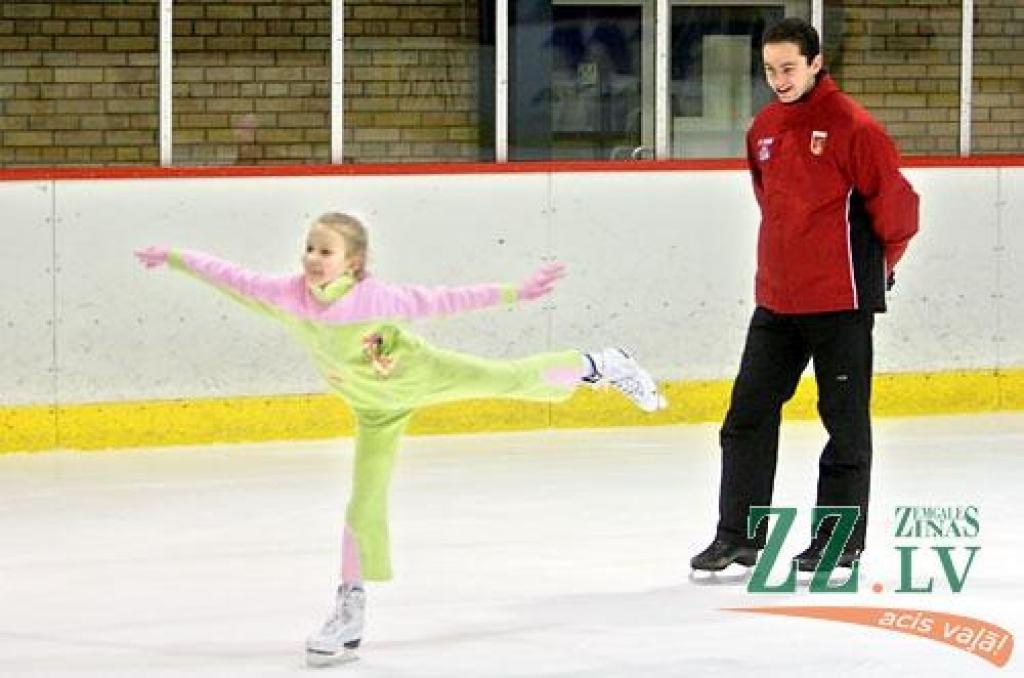 Autors: Agris Samcovs.