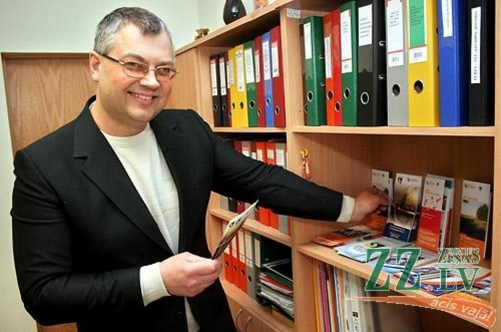 «Kā viesstrādniekiem Eiropā veicies, precīzu ziņu nav, jo «laimīgie vēstules, šķiet, neraksta,»» teic  Eiropas Nodarbinātības dienestu tīkla Zemgales reģiona konsultants Artūrs Bāliņš.
Autors: Agris Samcovs.