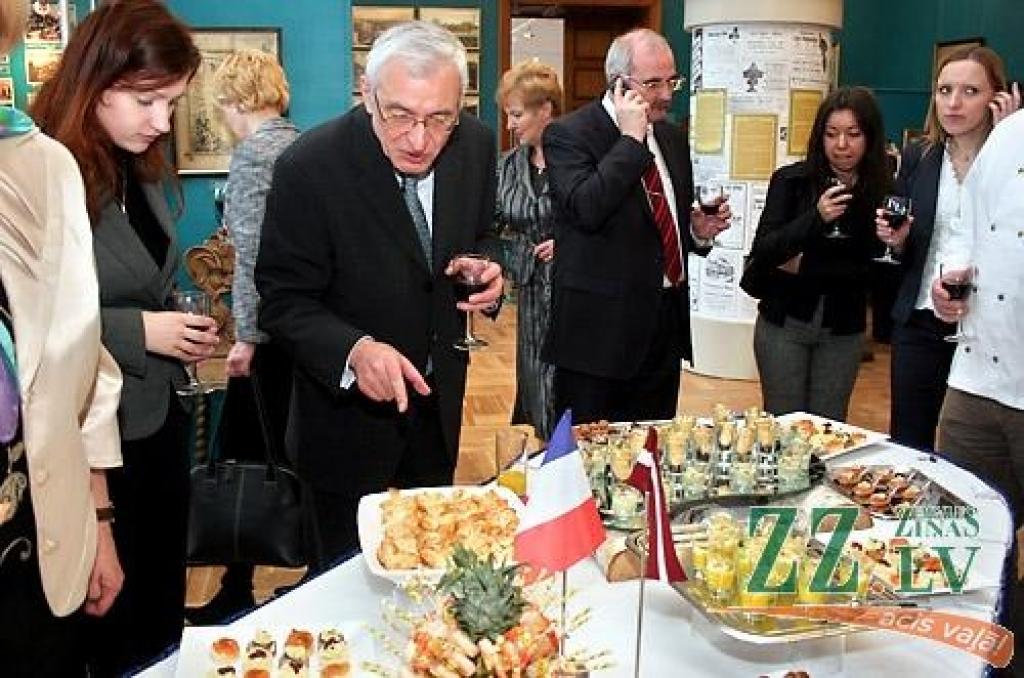 Autors: Agris Samcovs.